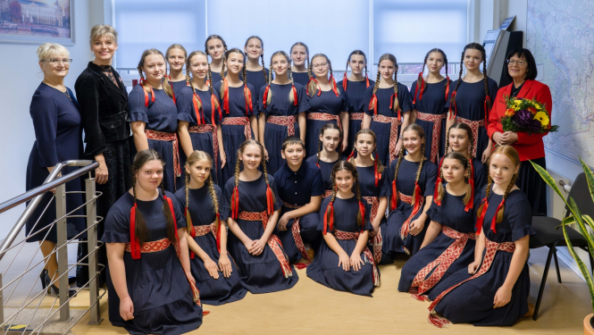 Lielvārdes Mūzikas un mākslas skolas koris "Lielvārde" viesojas pašvaldībā