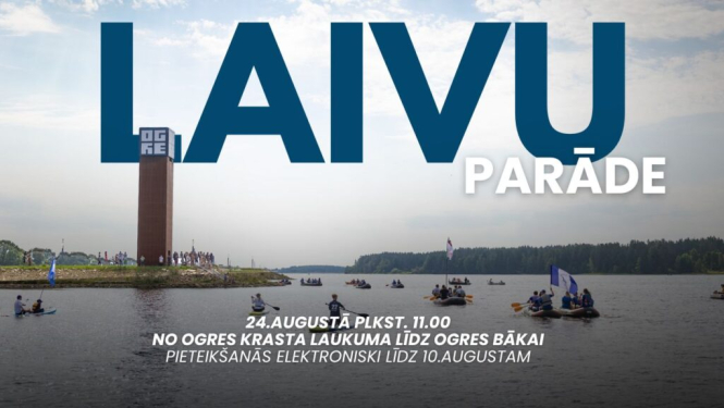 Laivas peld pa upi pie Ogres bākas