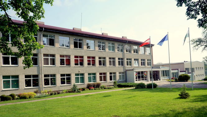 Madlienas vidusskola aicina darbā angļu valodas skolotāju