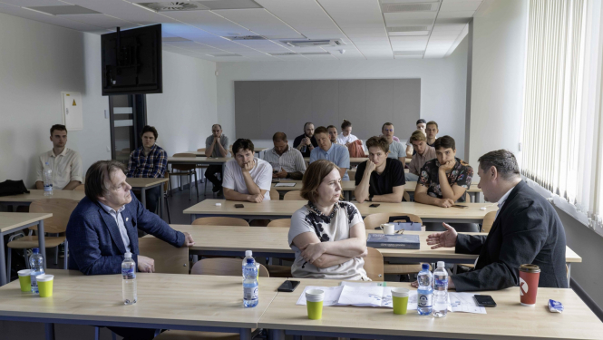 Ogres pašvaldības pārstāvji diskutē ar RTU studentiem par satiksmes organizāciju Ogrē