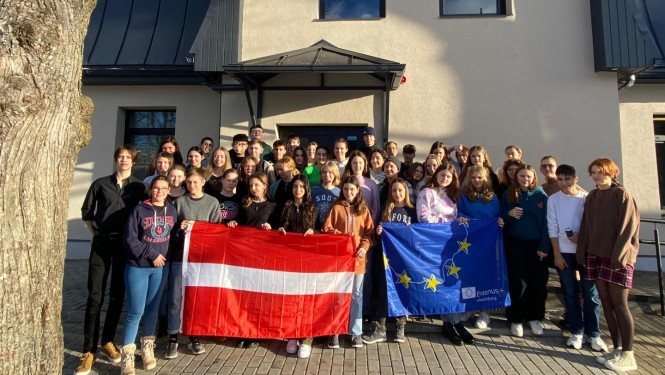 Ogres Valsts ģimnāzija ar godu nes Latvijas vārdu Eiropā