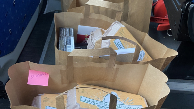 Paciņas "Neesi svētkos viens" akcijas ietvaros 12.2023