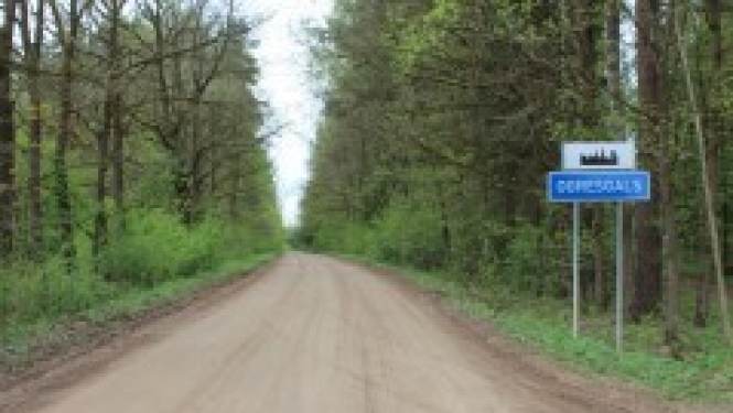 Uzsākti ielu atputekļošanas darbi Ogresgalā