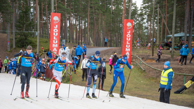 Ogres ziemas orientieristi turpina tiekties uz sporta veida virsotnēm