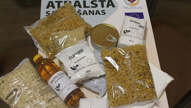 Pārtikas un higiēnas pakas nodrošina Latvijas Sarkanais krusts