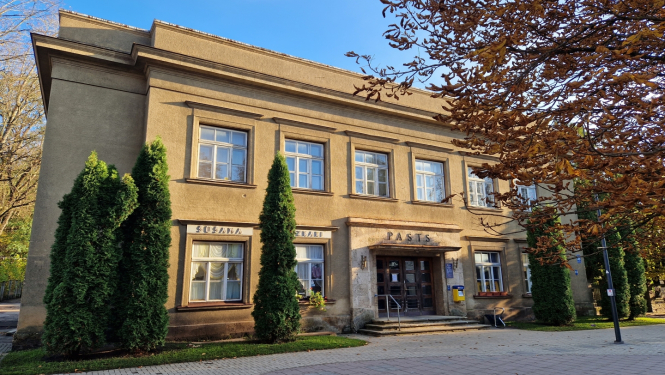 Pasta ēka Ogrē, Brīvības ielā 38