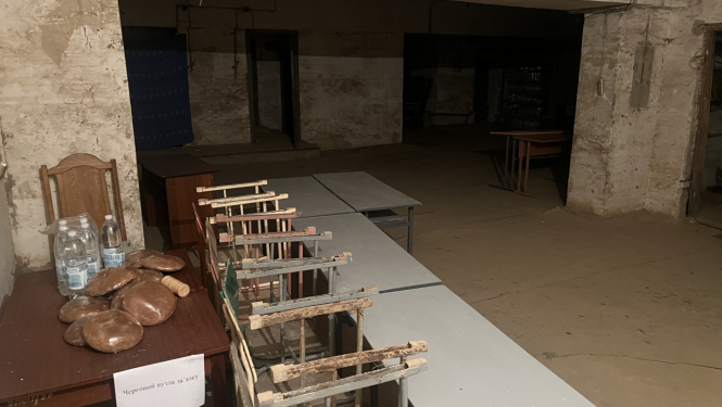 Pagrabs-patvertne, galds, krēsli