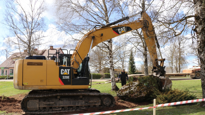 Pieminekļa demontāža 4