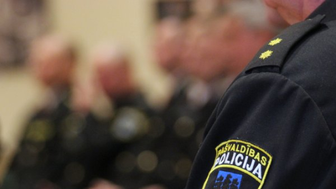 Pašvaldības policija uzrauga ierobežojuma ievērošanu