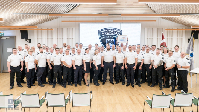 Ogres novada pašvaldības policijas kolektīvs Policijas darbinieku dienā 5. decembrī