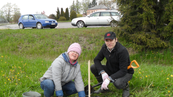 Ķeipenē talcinieki iestādījuši 20 priedītes