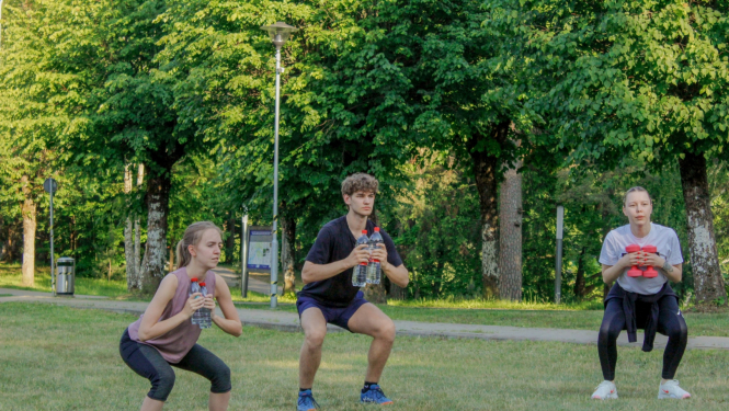 Krasta laukumā norisinās “RAGS Vingro”