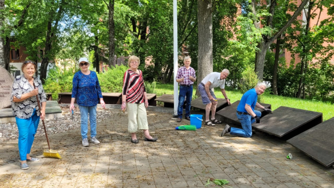 Represēto piemiņas vietas Ogrē sakopšanas talka 05.2023.