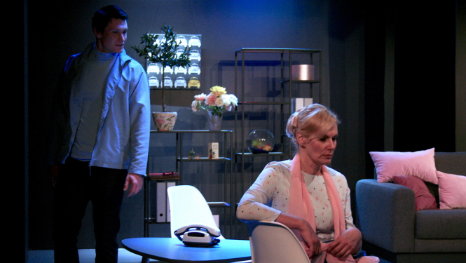 Ogres teātrī pirmizrāde liriskai komēdijai “Rītdiena ir tālu” Jāņa Kaijaka režijā