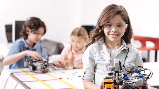 Pieteikties Rīgas Tehniskās universitātes Bērnu un jauniešu universitātes interešu izglītības programmām varēs no 2. septembra!