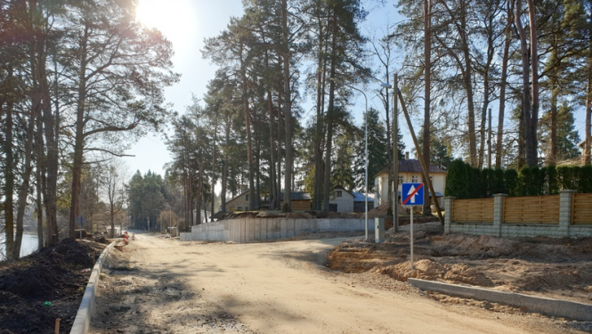 J.Čakstes prospektā tiks ieklāts šķembu segums