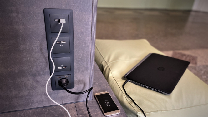 Ogres Valsts ģimnāzijā tapusi “Sakaru stacija”