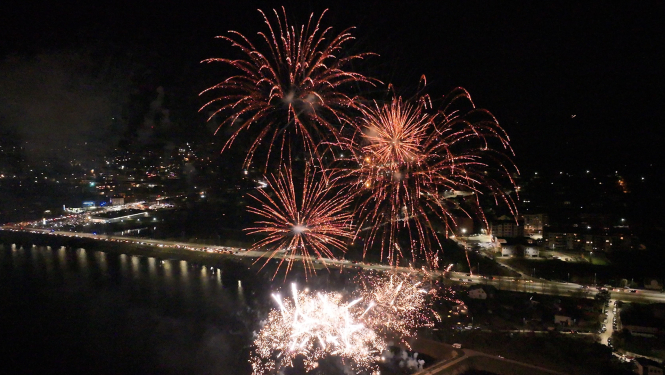 Salūts virs Ogres pilsētas