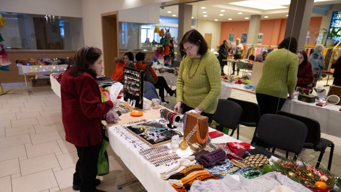 Izstāde-tirdziņš Ogrē dažādi adīti rokdarbi 11.12.2023.