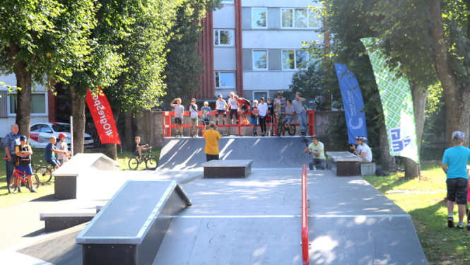 Ogrē izbūvēts jauns skeitparks