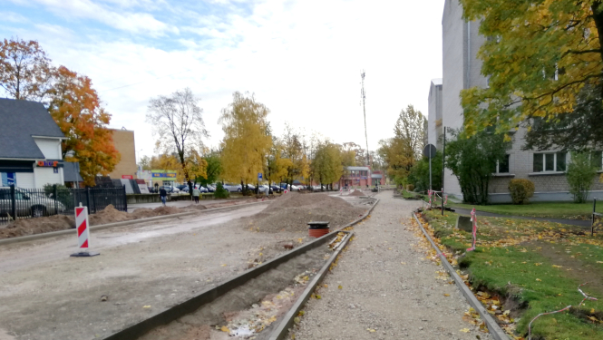 Skolas ielas pārbūve rit saskaņā ar darbu izpildes grafiku