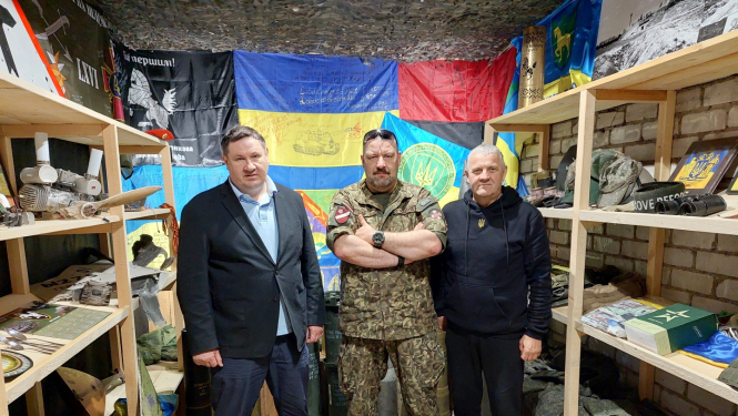 NBS majors, Zemessardzes štāba virsnieks Jānis Slaidiņš, NBS rezerves virsnieks Gunārs Rusiņš, Ogres novada pašvaldības domes priekšsēdētājs Egils Helmanis 17.05.2024.