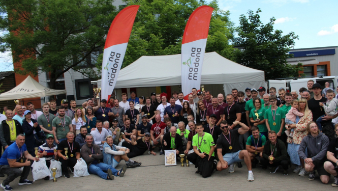 Latvijas čempionāts spiešanā guļus Madonā