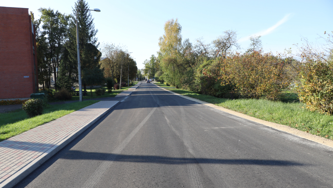 Atjaunots asfaltbetona segums Steigu ielā, Ogresgalā
