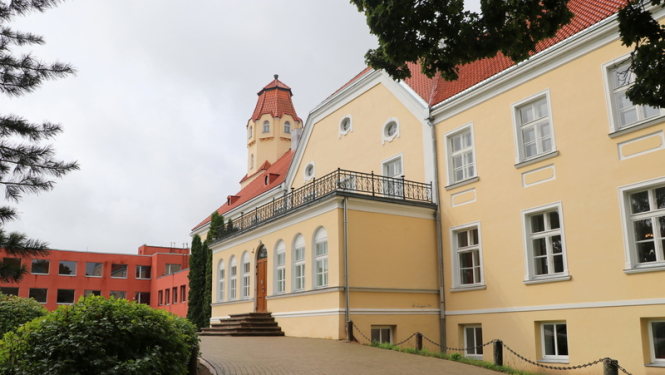 Suntažu vidusskola aicina darbā sporta skolotāju