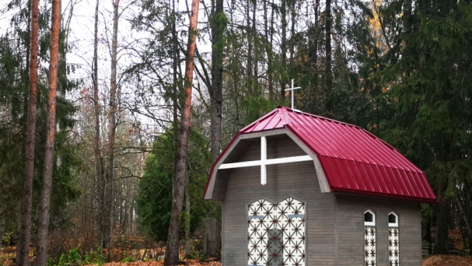 Taurupē pie Aderkašu kapiem uzbūvēta kapliča