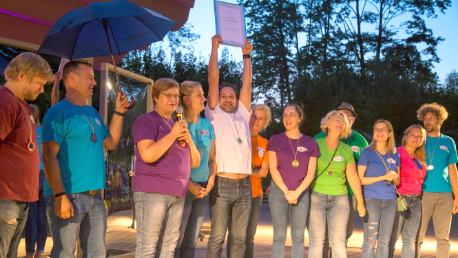 Ogres Tautas teātris saņem pirmo Līvijas Akurāteres balvu