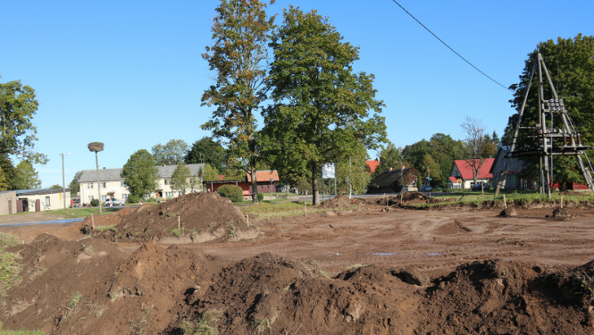 Uzsākta tirgus laukuma izbūve Suntažos