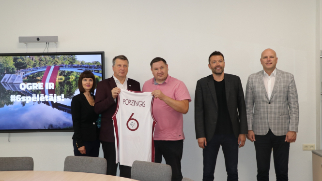 Ogres novada domes vadība tiekas ar LBS pārstāvjiem