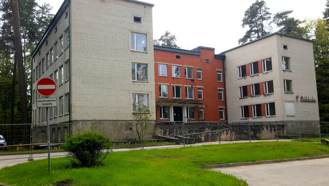 Kādreizējā Ogres poliklīnikas ēkā izbūvē dienesta dzīvokļus mediķiem