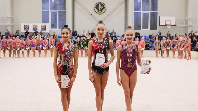 Ogrēniete Santa Stepulāne – Latvijas čempione mākslas vingrošanā