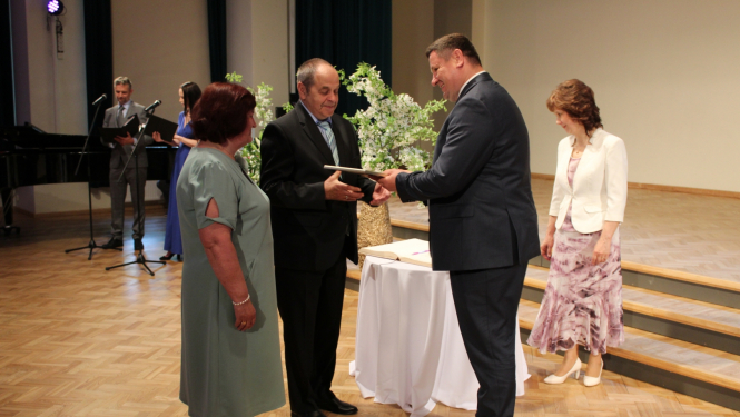 Pašvaldība godina Ogres novada Dimanta un Zelta kāzu pārus 03.06.2022.