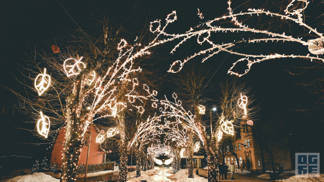 Ziemassvētku rotājumi Liepu alejā