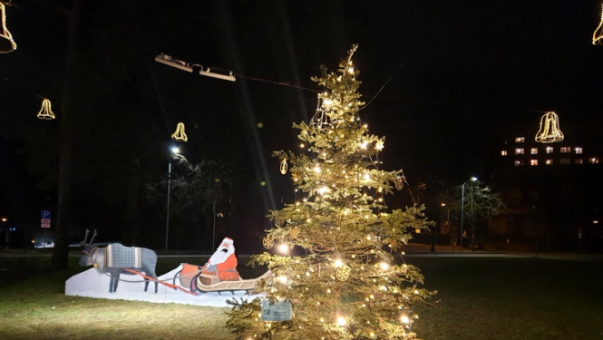 Skaistākā eglīte Ogrē – Ausekļa prospektā 2