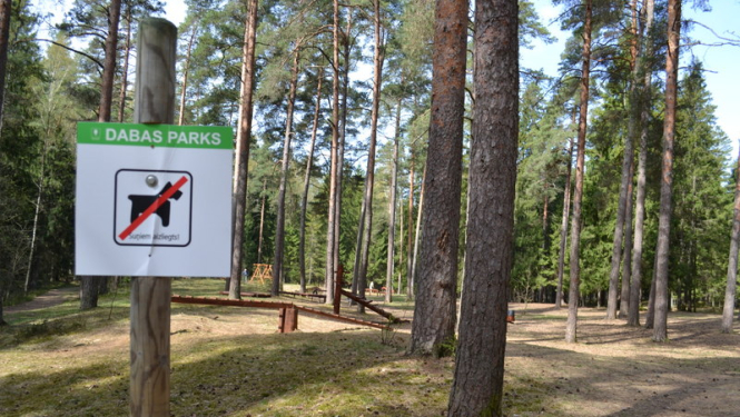 Zilajos kalnos suņiem jābūt pavadā