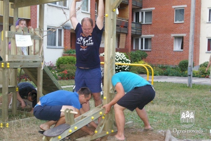 Pagalma cirks Bērzu alejā 8 un 8a