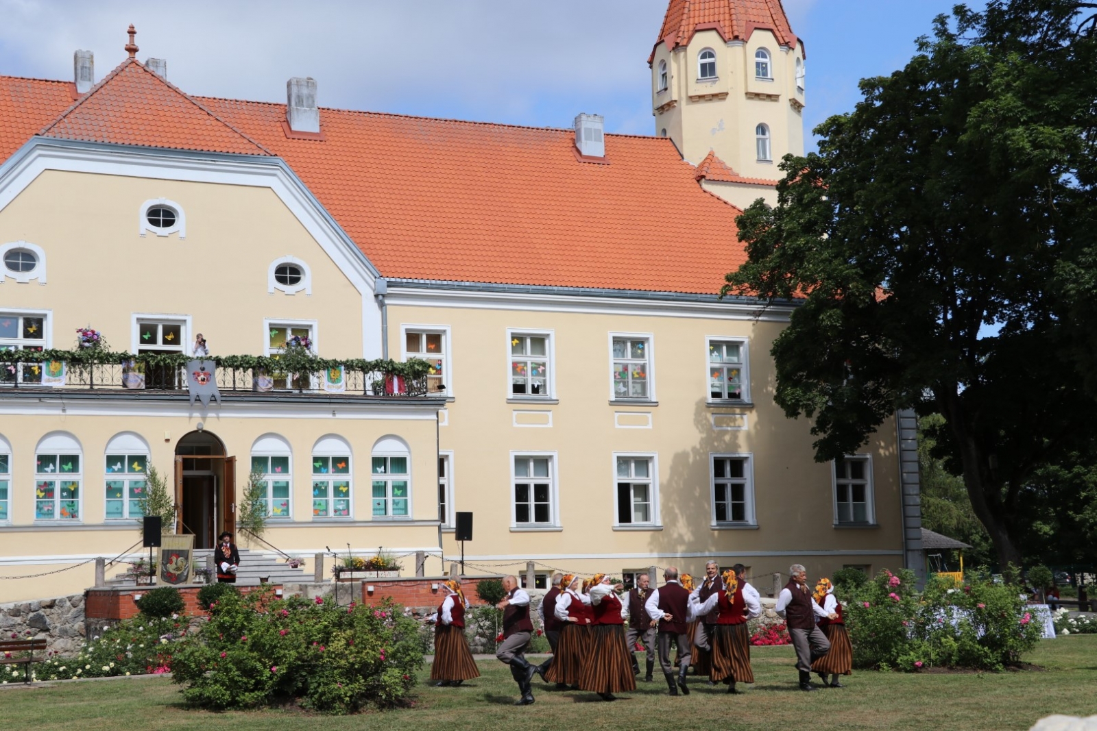 Suntaži svin 800 gadu jubileju