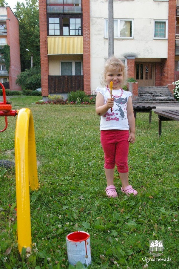Pagalma cirks Bērzu alejā 8 un 8a