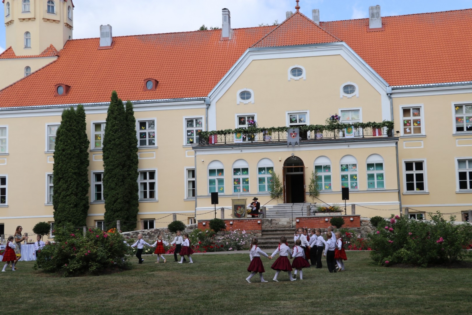 Suntaži svin 800 gadu jubileju