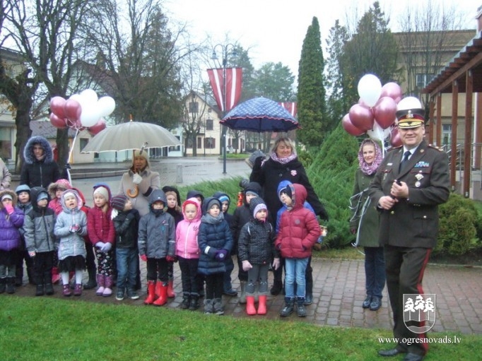 “Zelta sietiņa“ bērni ieskandina Latvijas 99.dzimšanas dienu!