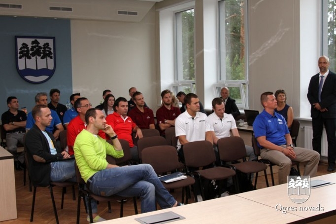 Eiropas čempionāta dalībnieki pieņemšanā Ogres novada pašvaldībā