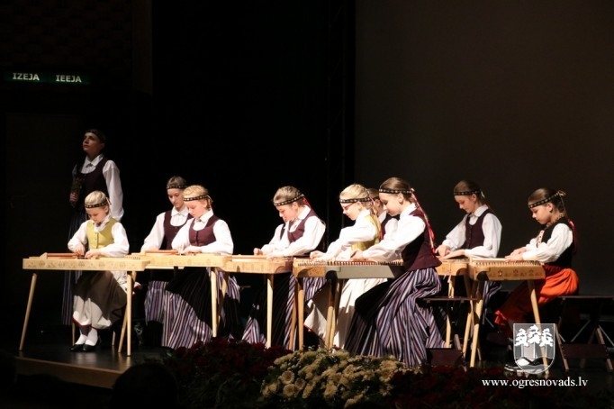 Godinot izcilākos novadniekus, Ogrē atzīmē valsts 101. gadadienu