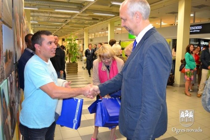 Egila Helmaņa fotogrāfiju izstādes “Atvadas no Afganistānas” atklāšana