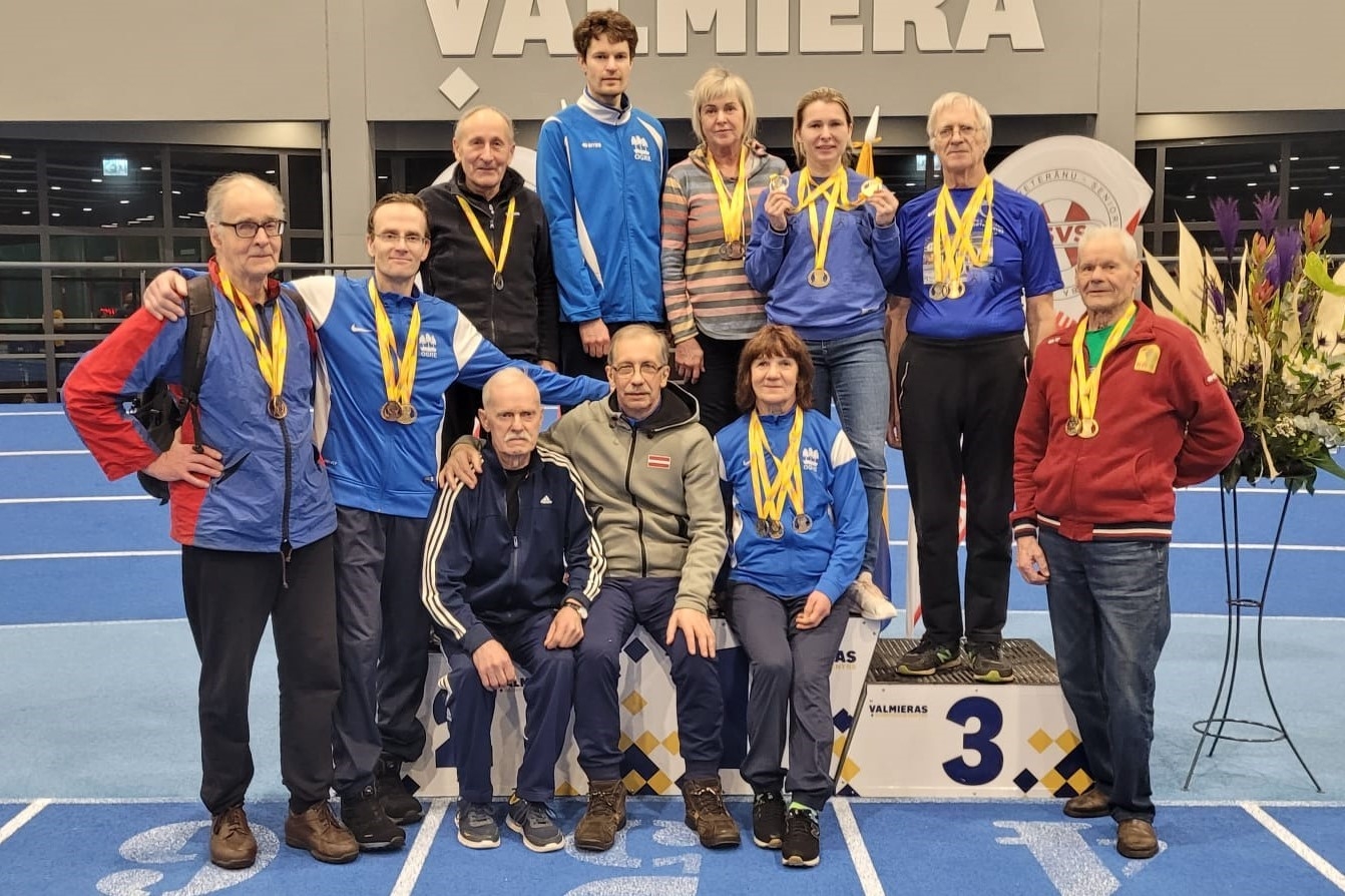  Ogres novada vieglatlētikas vecmeistariem 39 medaļas Valmierā