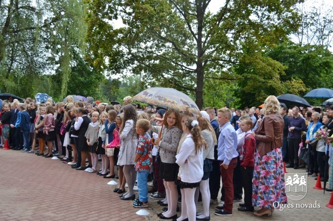 Novada lielākajās skolās mācības sākušās