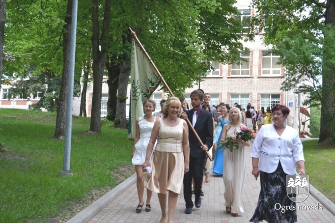 Valdības atzinība Ogres 1. vidusskolas absolventiem